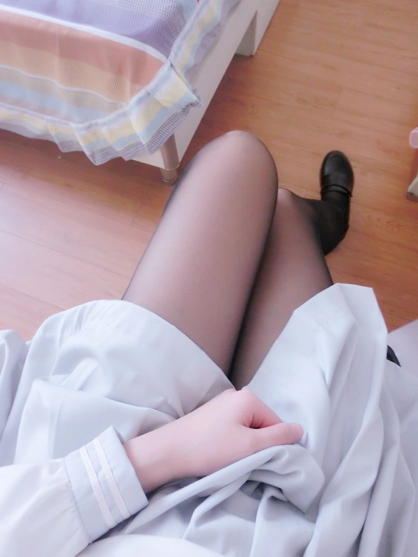 黑丝足控 - 双马尾少女赛高酱