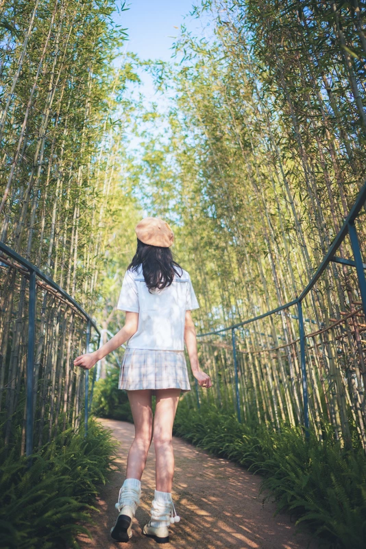 白云森林短袖无外套 - 西瓜少女