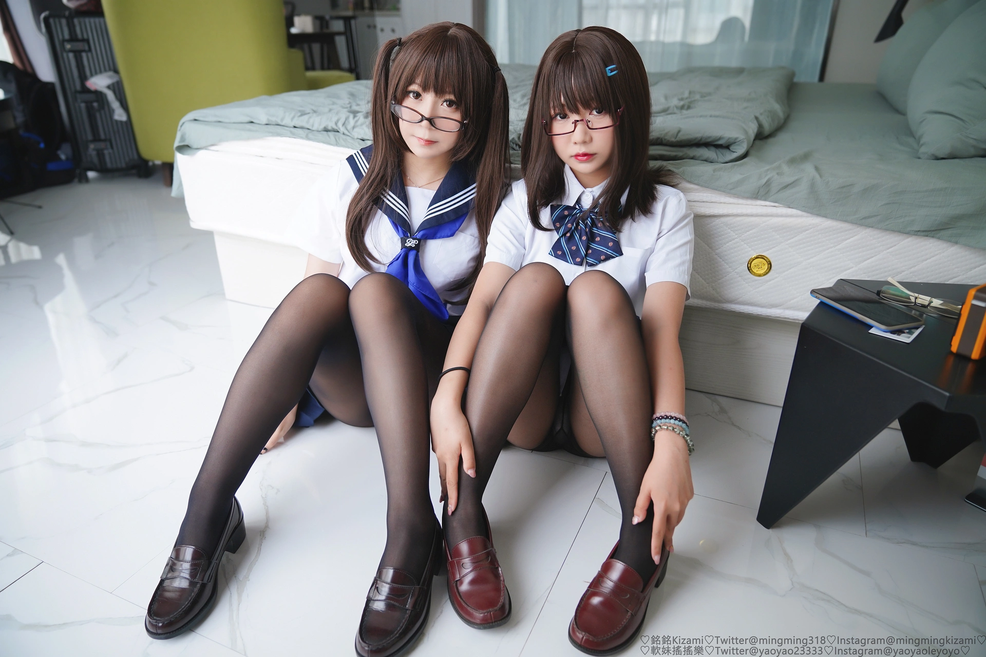 铭铭Kizami - VOL.10 x軟妹搖搖樂黑絲JK制服 2