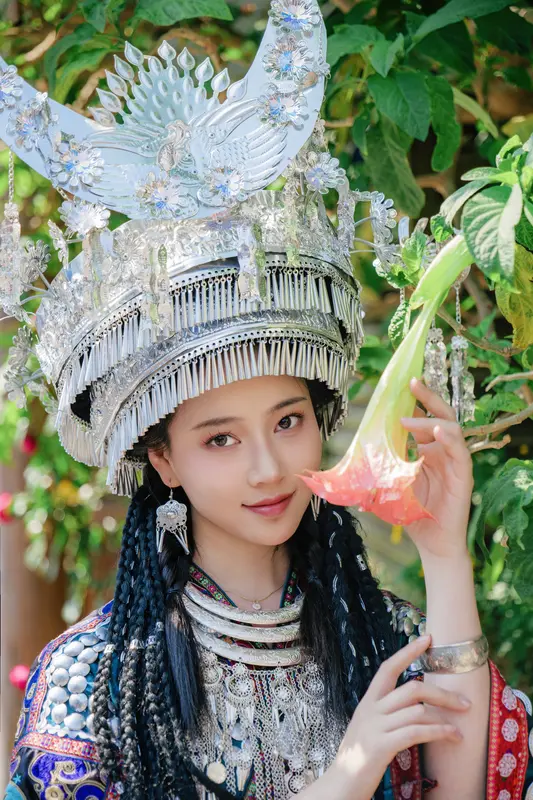 苗疆少女 - 年年nnian